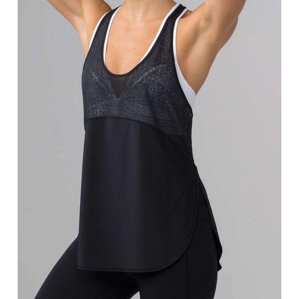 Lululemon Women's Twist and Train Black Side Slits Sheer upper Tank Top Size 2-4 - Picture 1 of 7